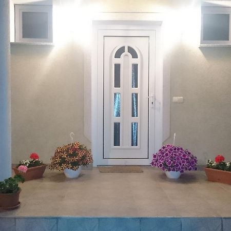 Natalie Appartment Buk Luaran gambar